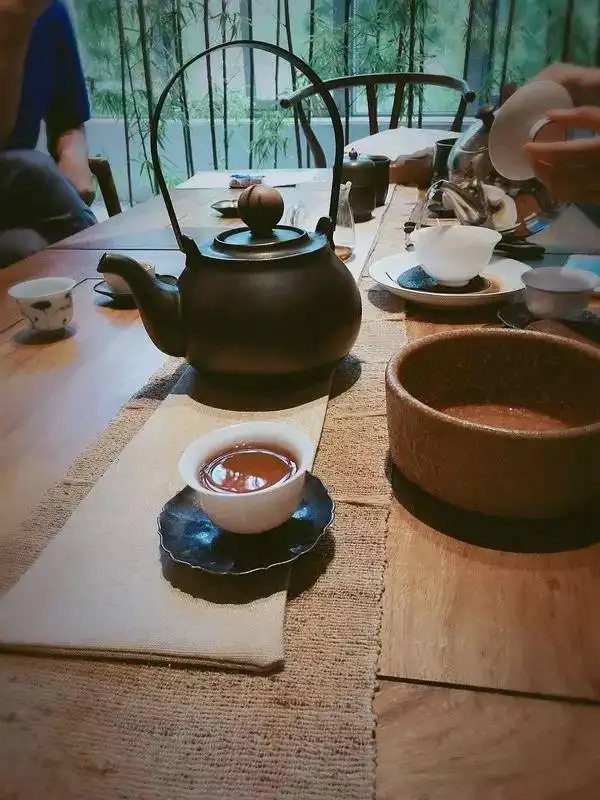 茶香四溢，开启心灵之旅