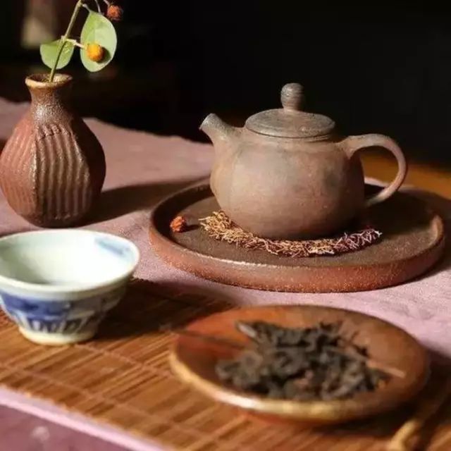 茶韵悠扬，心灵升华：品茶与喝茶的五大功效
